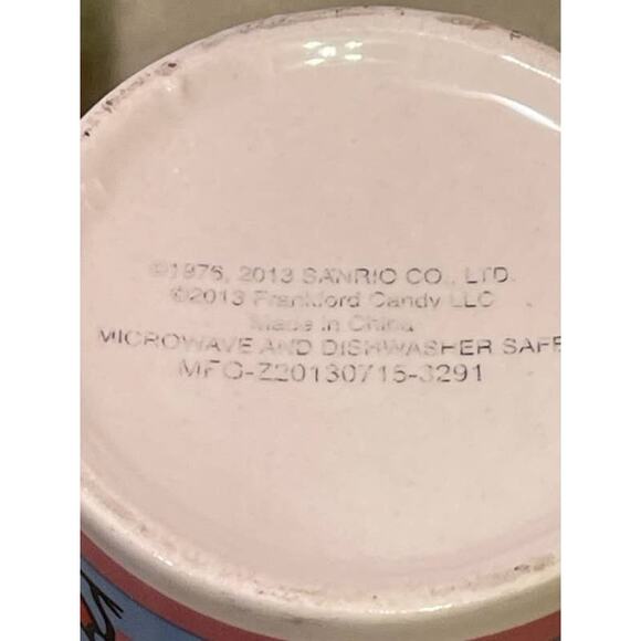 Vintage Hello Kitty Drummer Boy & Opening Presents Pair of Christmas 12oz Mugs - Picture 9 of 10